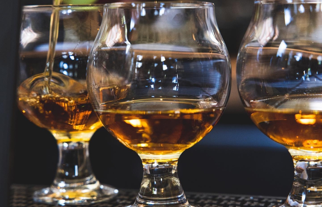 Guide to Best Bars and Restaurants For Whiskey Lovers