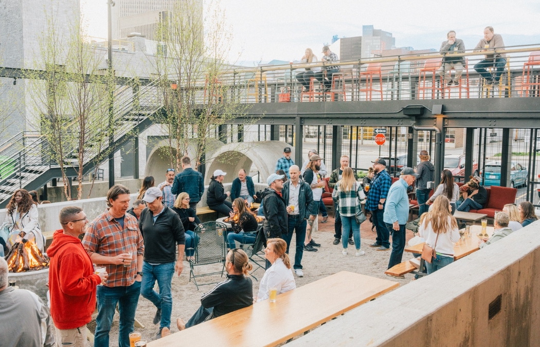 9 Great Outdoor Drinking Spots To Enjoy This Fall