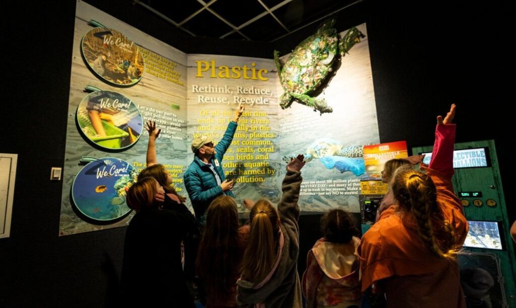 A tour with children at the Columbus Zoo and Aquarium
