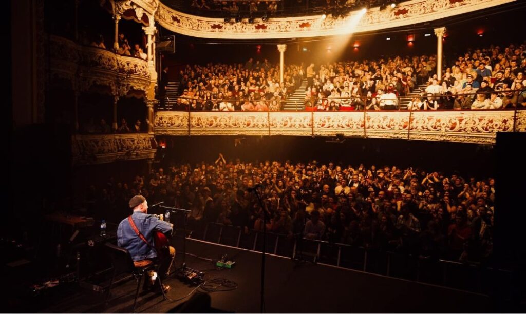 Tyler Childers performs to a sold out crowd.